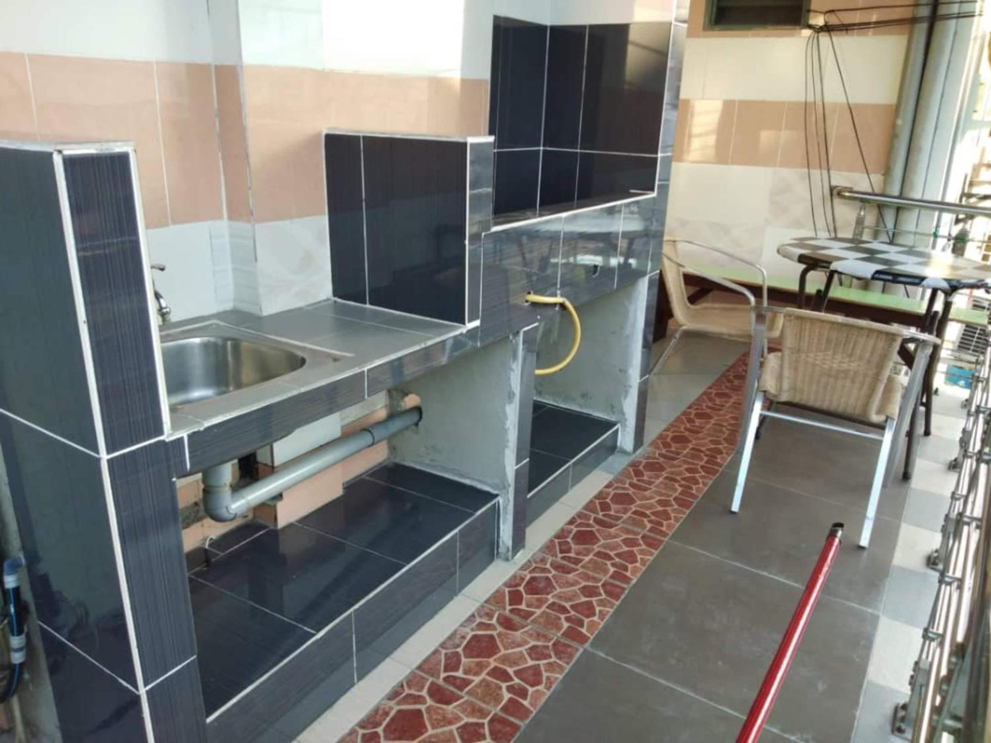 Oyo 90972 Jj Homestay Miri Exterior foto