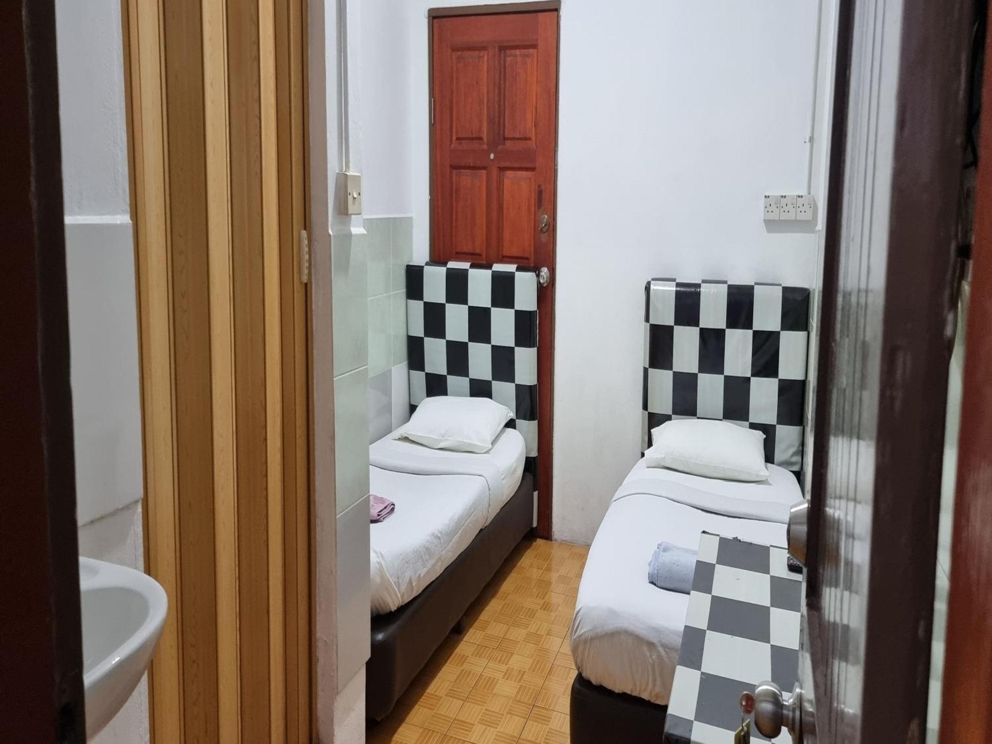 Oyo 90972 Jj Homestay Miri Exterior foto