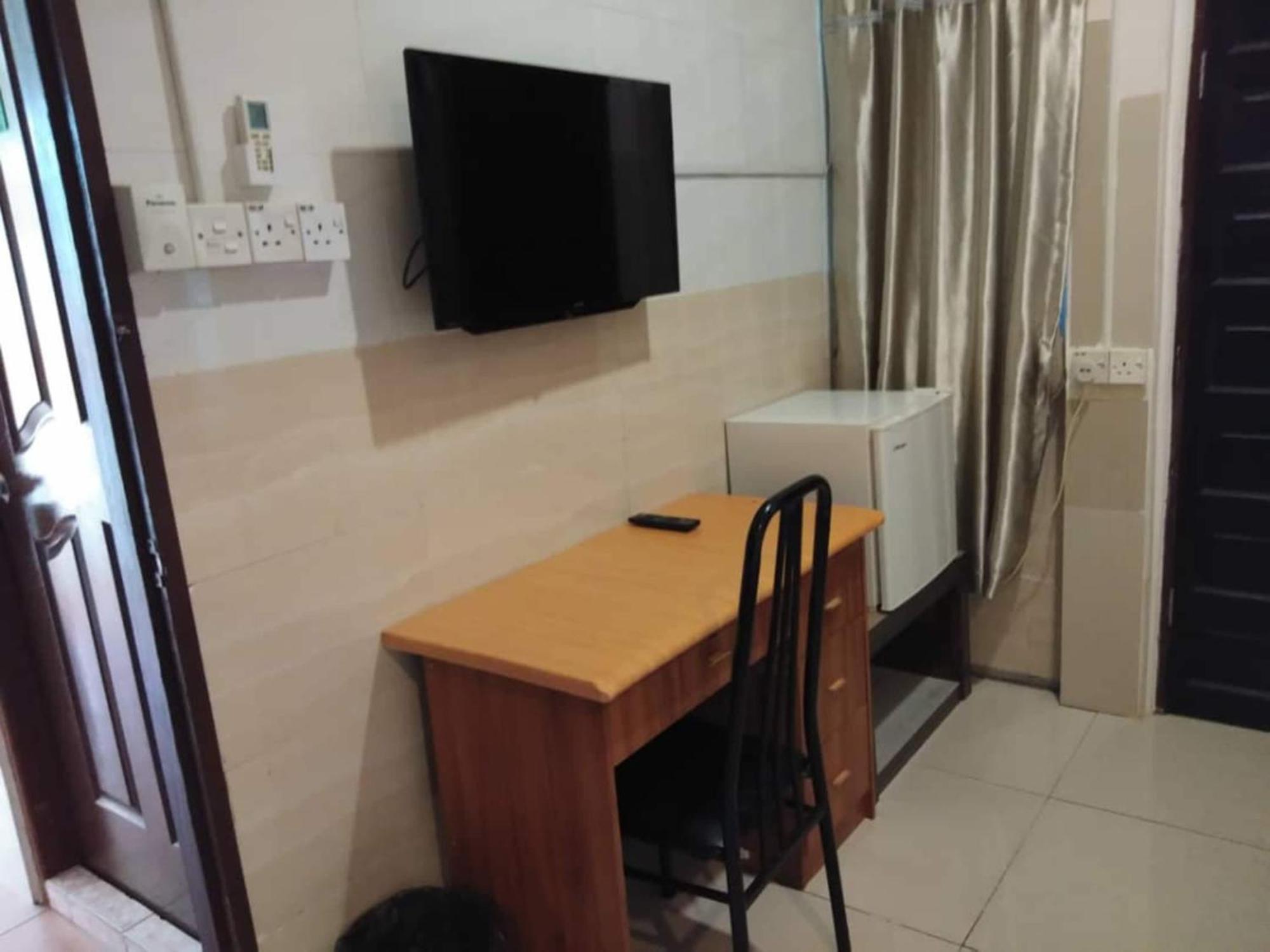 Oyo 90972 Jj Homestay Miri Exterior foto